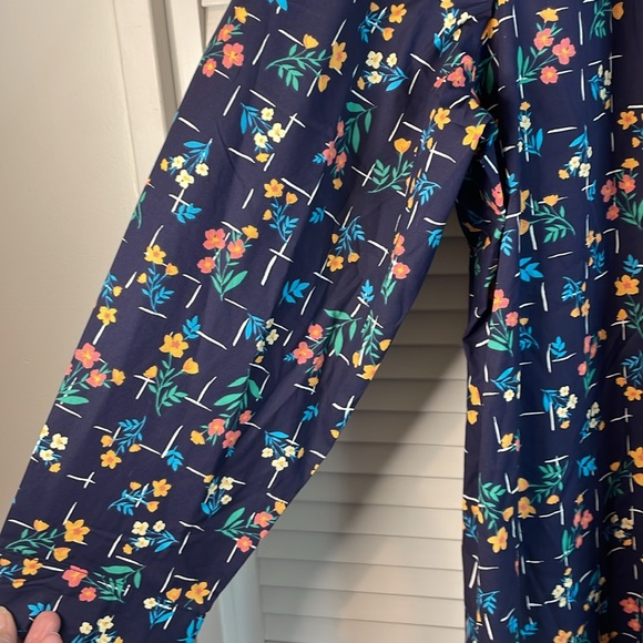 Woman Within floral button-down V-neck long sleeve tunic top 2X 26/28 - Picture 5 of 7